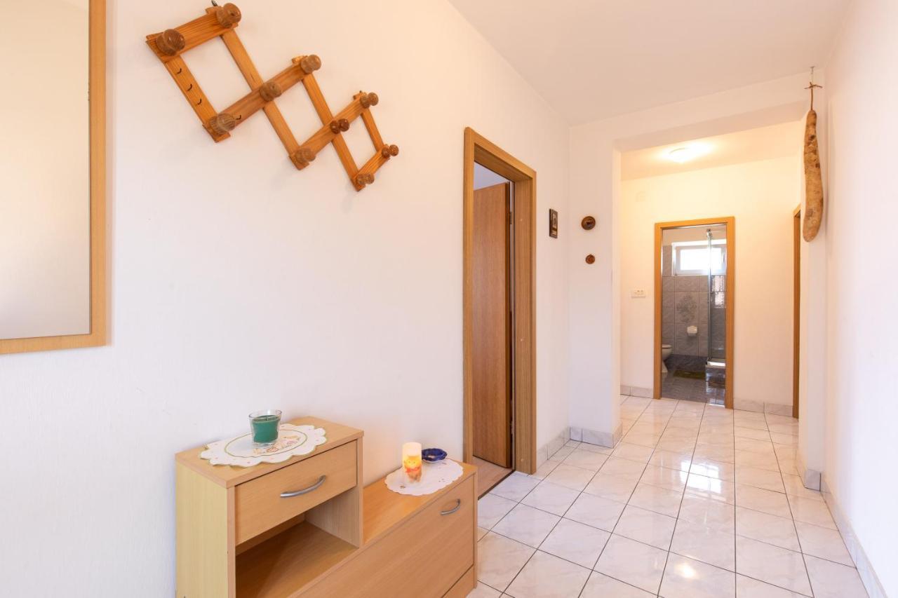 2-Bedroom Krk Apartment - Near Krk Beaches & Town! Krk Town Exterior foto