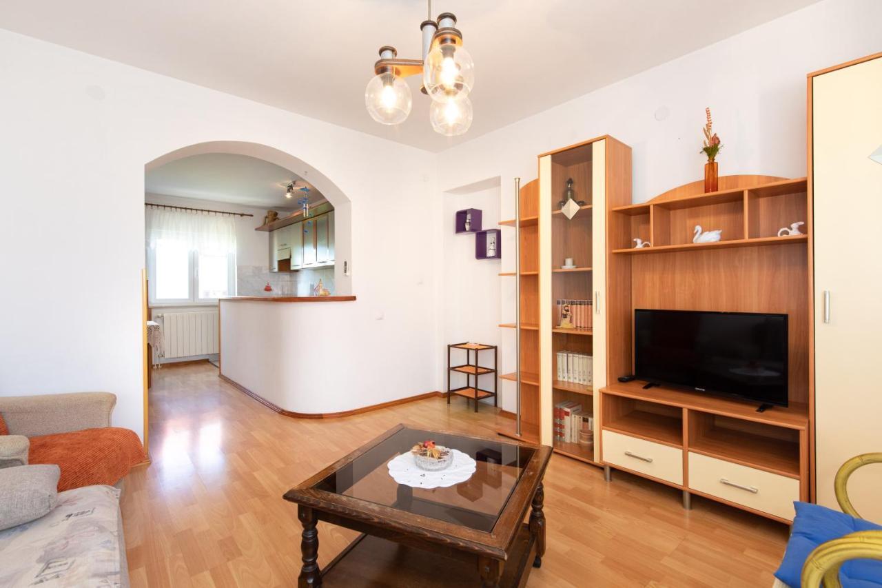 2-Bedroom Krk Apartment - Near Krk Beaches & Town! Krk Town Exterior foto